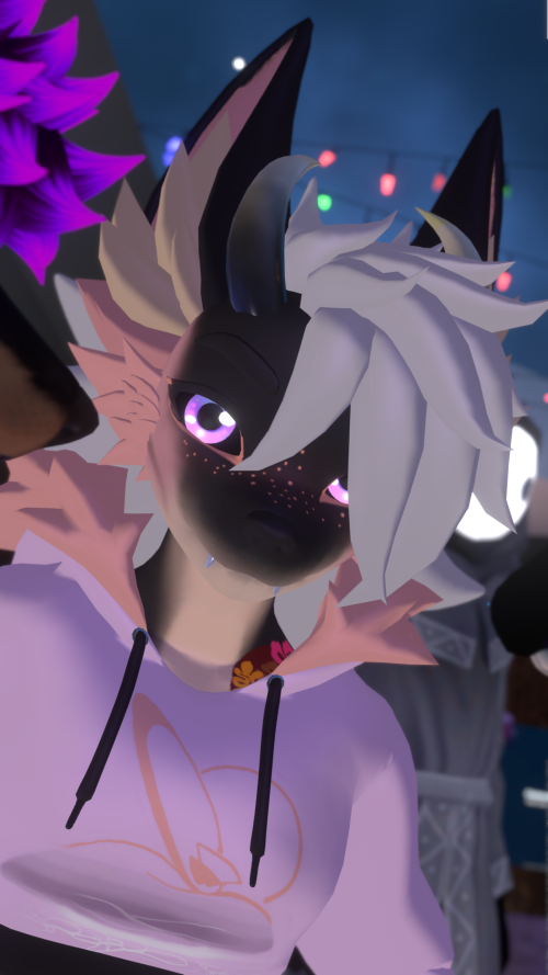 VRChat_2025-12-07_00-40-35.688_3840x2160.png