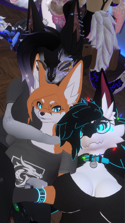 VRChat_2025-12-08_01-16-10.044_3840x2160.png