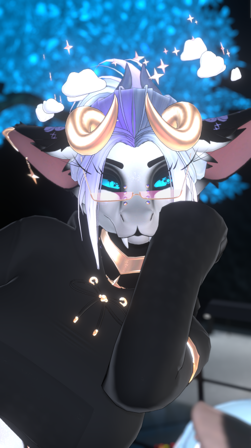 VRChat_2025-12-11_03-17-18.292_3840x2160.png