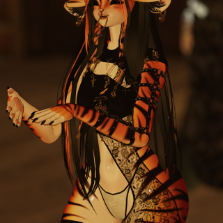 VRChat_2025-12-13_00-04-39.966_2160x3840