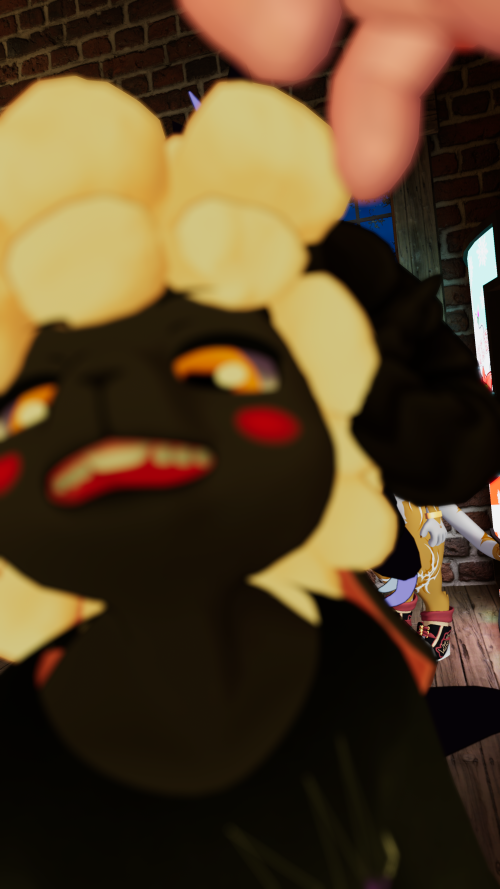 VRChat_2025-12-13_00-25-22.114_2160x3840.png