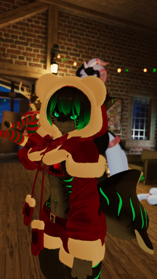 VRChat_2025-12-13_00-46-46.783_2160x3840.png