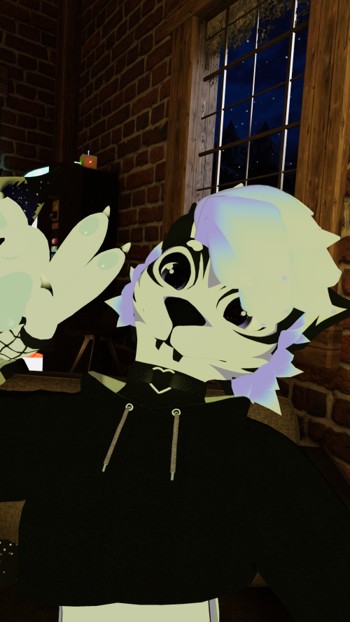 VRChat_2025-12-13_03-31-47.598_2160x3840.png