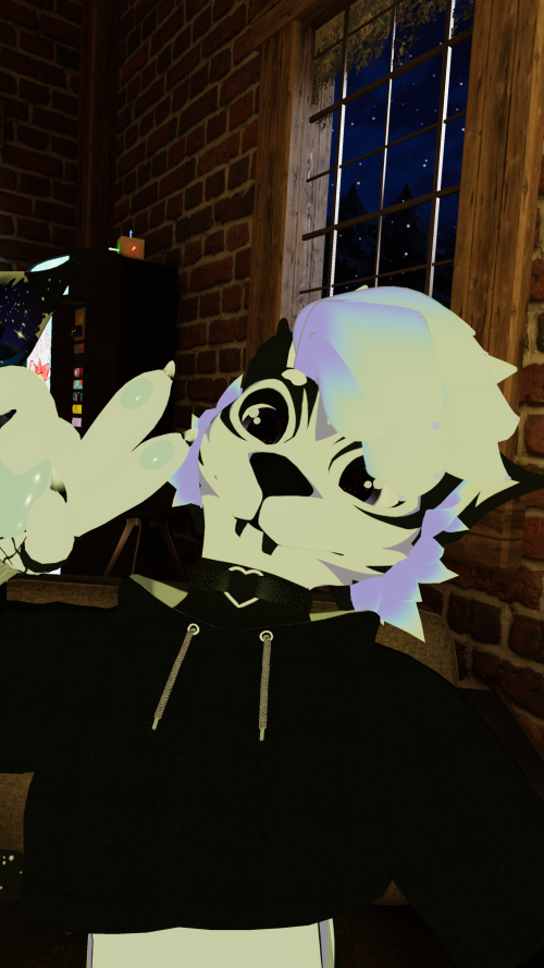 VRChat_2025-12-13_03-31-48.604_2160x3840.png