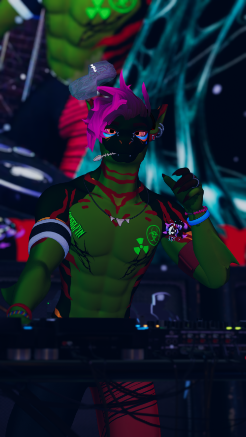 VRChat_2025-12-13_04-18-36.452_2160x3840.png