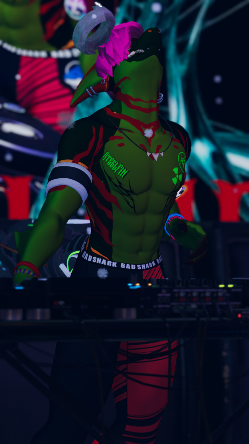 VRChat_2025-12-13_04-18-44.348_2160x3840.png