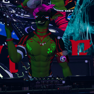 VRChat_2025-12-13_04-21-24.667_2160x3840