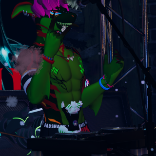 VRChat_2025-12-13_04-21-29.375_2160x3840