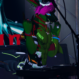 VRChat_2025-12-13_04-21-31.510_2160x3840