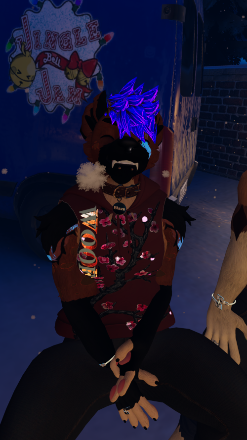 VRChat_2025-12-13_05-49-18.915_2160x3840.png
