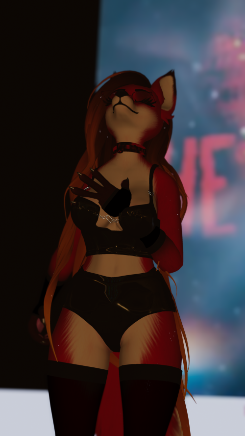 VRChat_2025-12-14_00-00-54.975_2160x3840.png