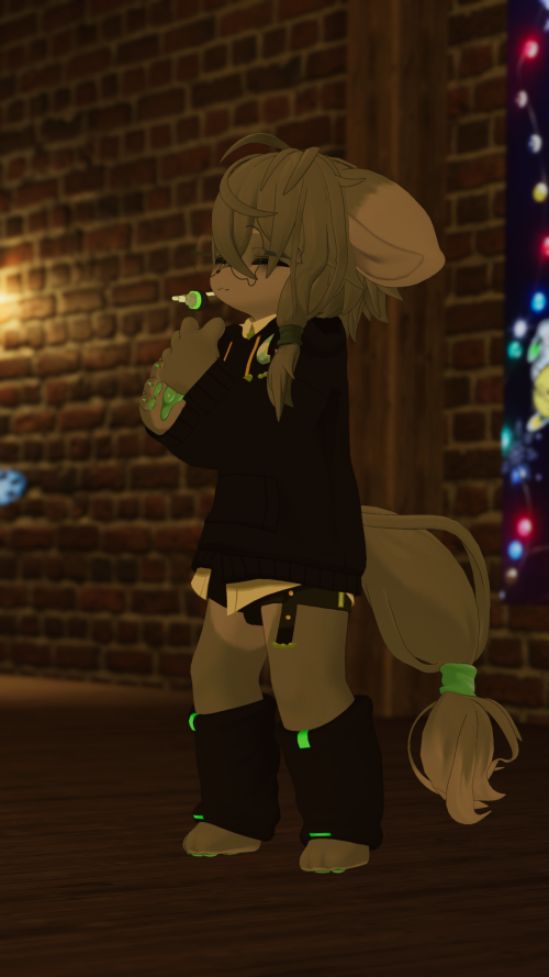 VRChat_2025-12-14_03-04-15.235_2160x3840.png