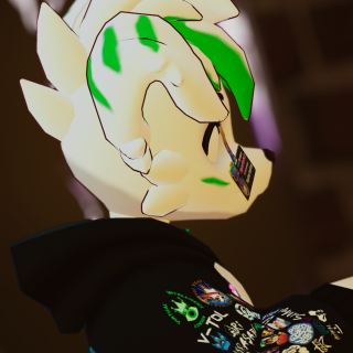 VRChat_2025-12-14_20-30-59.700_2160x3840