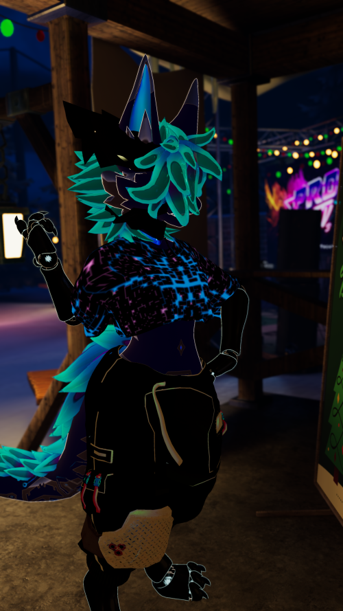 VRChat_2025-12-14_23-56-32.428_2160x3840.png