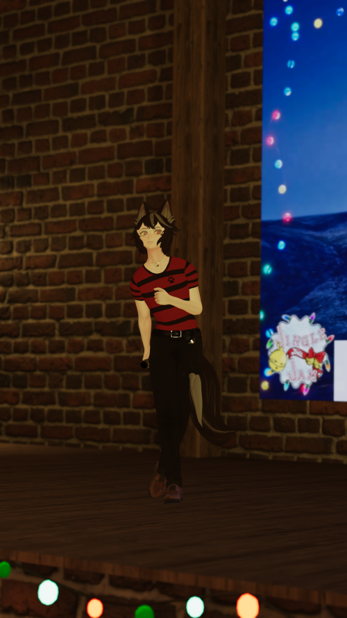 VRChat_2025-12-15_03-05-37.094_2160x3840.png