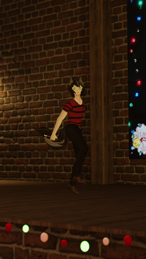 VRChat_2025-12-15_03-06-03.360_2160x3840.png