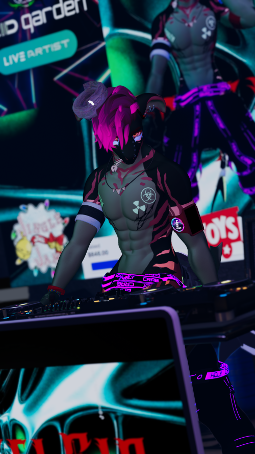 VRChat_2025-12-15_04-21-44.828_2160x3840.png