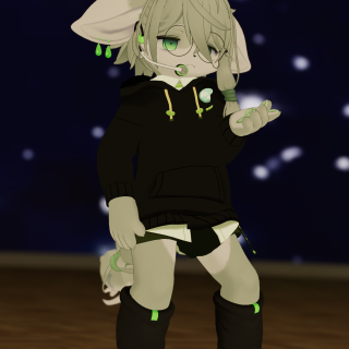 VRChat_2025-12-21_22-48-09.354_2160x3840