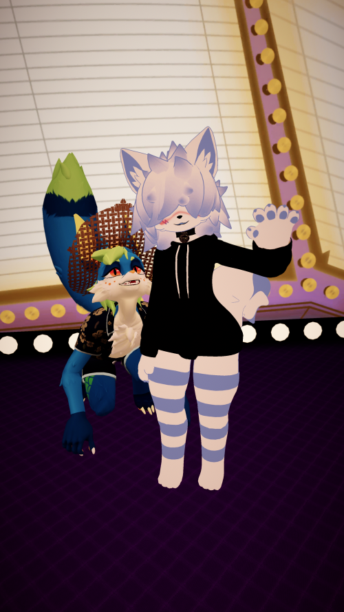 VRChat_2025-03-29_21-58-31.150_2160x3840.png