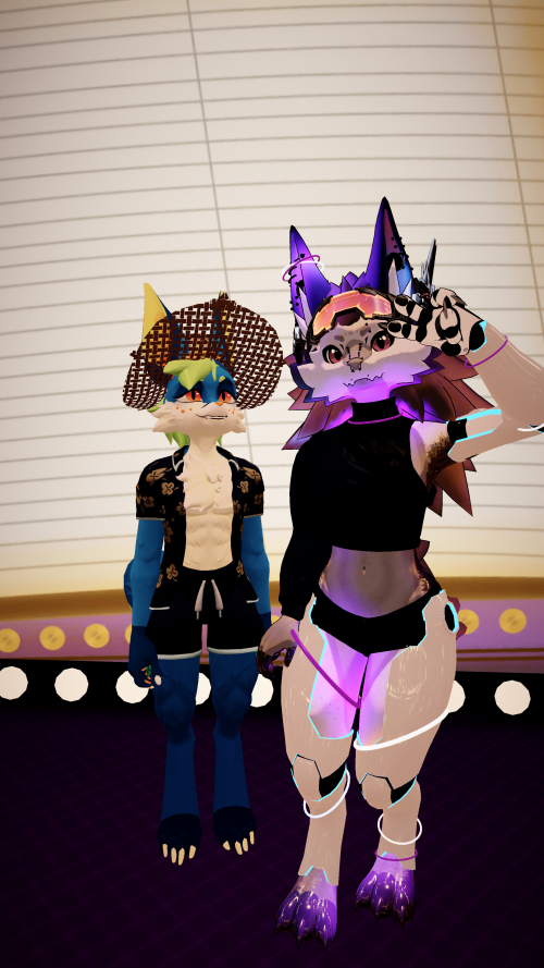 VRChat_2025-03-29_22-00-46.546_2160x3840.png
