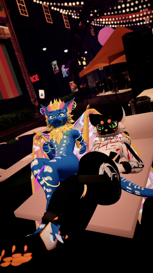 VRChat_2025-03-29_22-50-41.589_2160x3840.png
