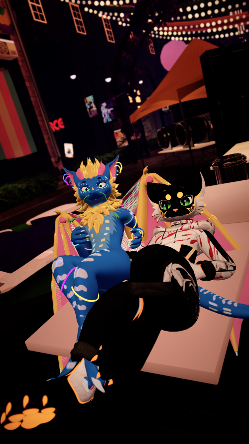 VRChat_2025-03-29_22-50-42.639_2160x3840.png