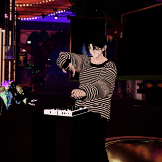 VRChat_2025-03-31_04-03-31.812_2160x3840