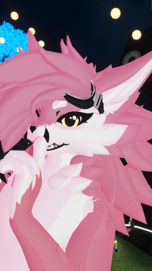 VRChat_2026-04-05_00-14-48.382_3840x2160.png