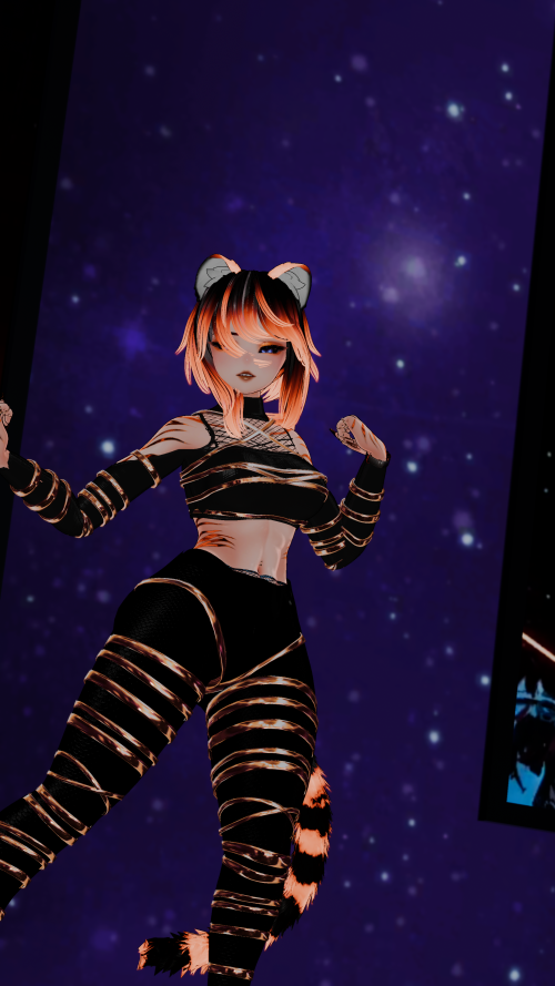 VRChat_2026-05-08_23-08-28.377_3840x2160.png