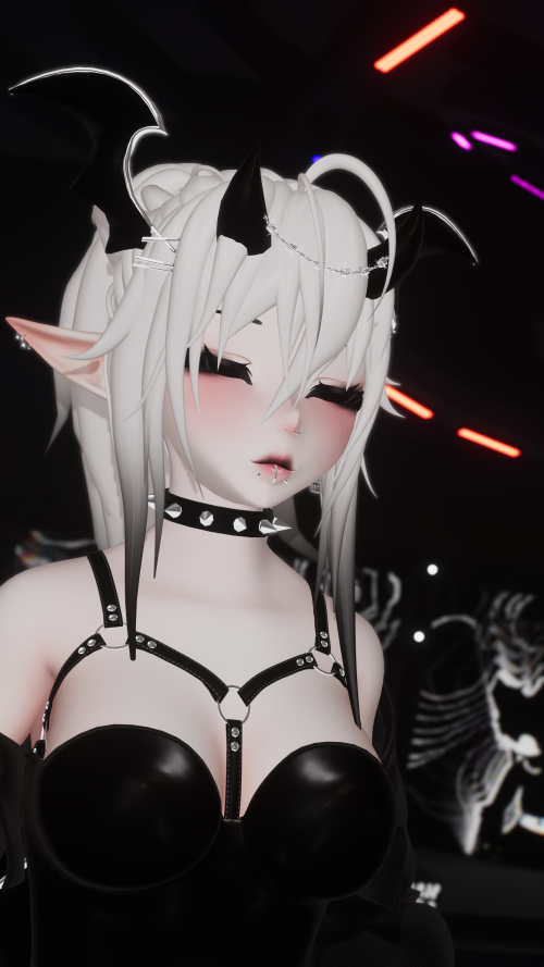 VRChat_2026-05-23_00-30-26.771_3840x2160.png