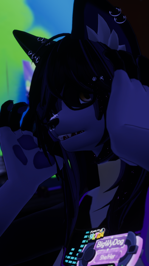 VRChat_2026-06-05_00-20-41.557_1080x1920.png
